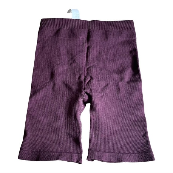 Fabletics Cloud Seamless High-Waisted 7" Short bright burgundy - Picture 4 of 14